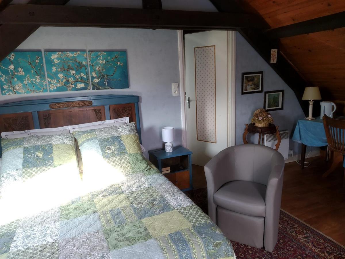 La Longere Des Gillettes Bed & Breakfast Bezenet Exterior photo