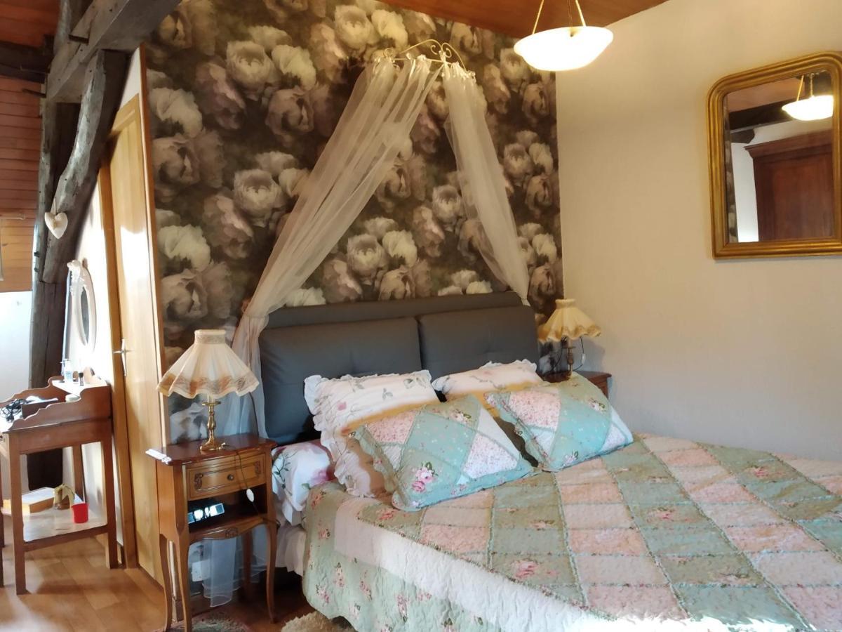 La Longere Des Gillettes Bed & Breakfast Bezenet Exterior photo