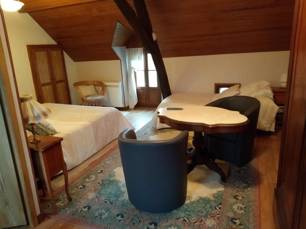 La Longere Des Gillettes Bed & Breakfast Bezenet Exterior photo