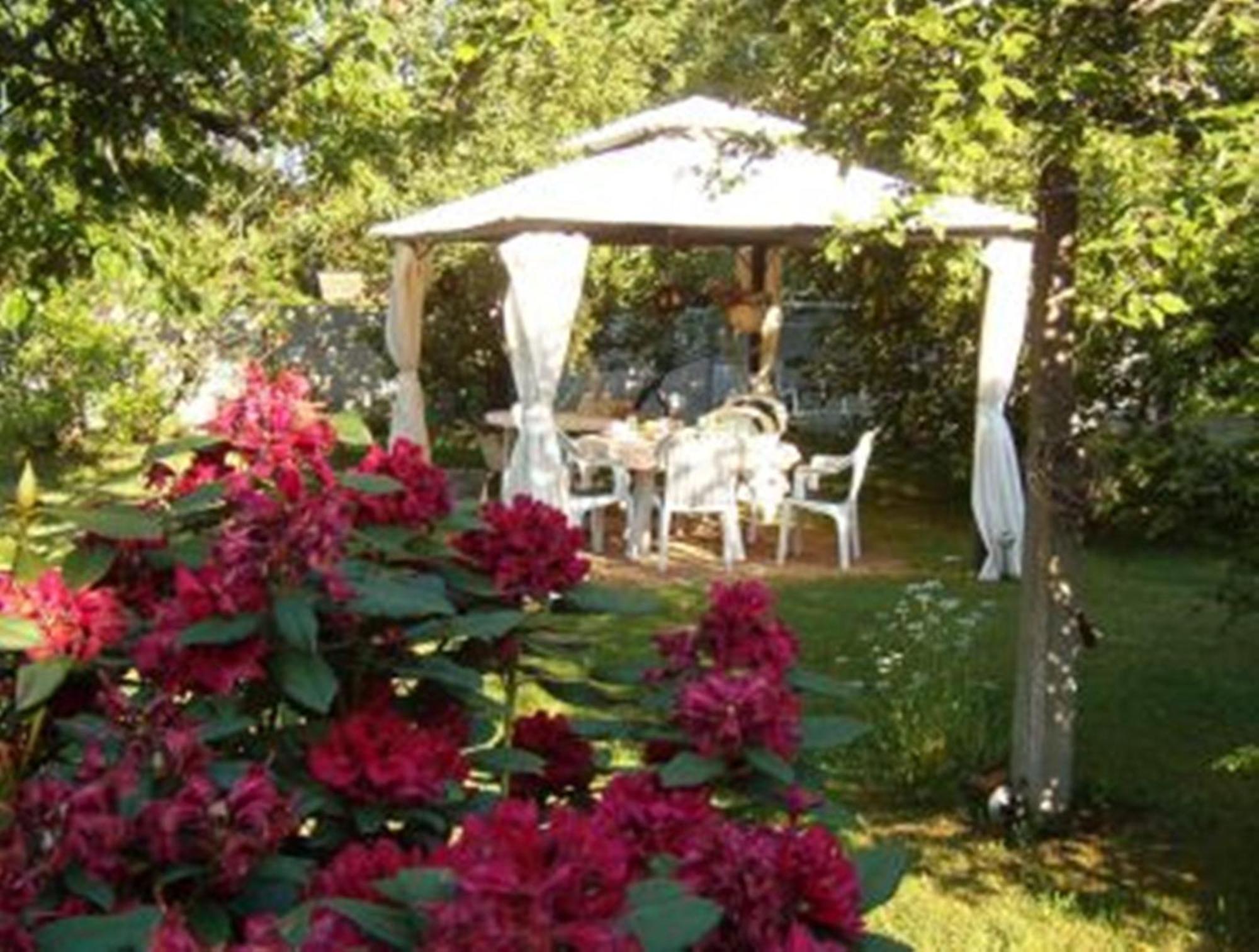 La Longere Des Gillettes Bed & Breakfast Bezenet Exterior photo