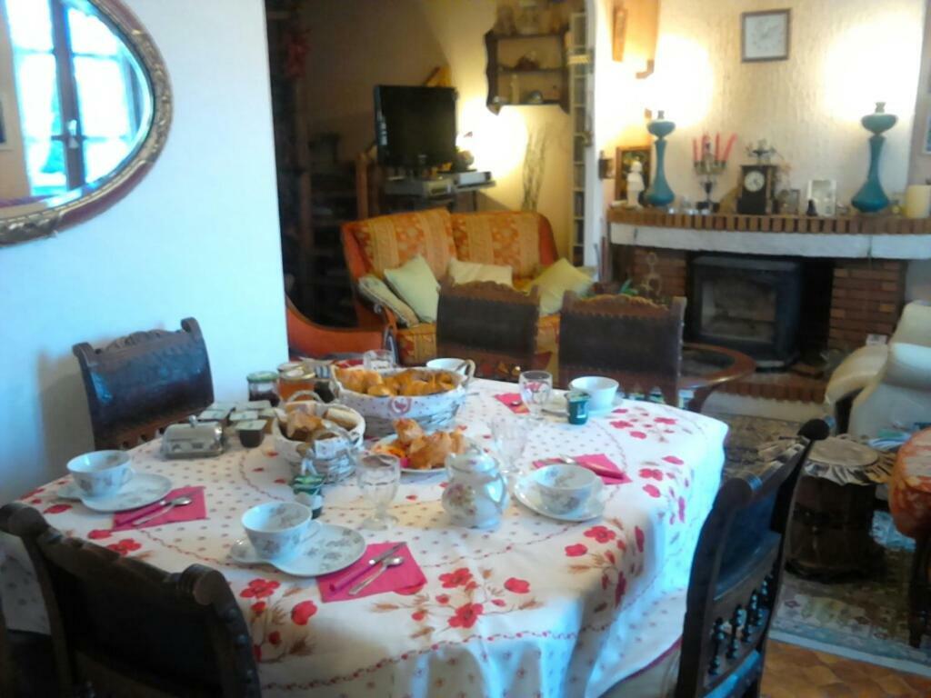 La Longere Des Gillettes Bed & Breakfast Bezenet Exterior photo